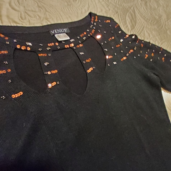 Venus Cold Shoulder Hi-lo Sequined Sweater - Picture 3 of 7